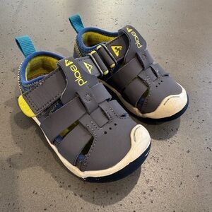 Toddler Closed-Toe Sandals - Gray with Yellow Accents